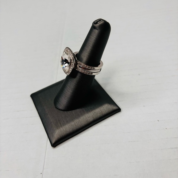 SWAROVSKI Simplicity Ring Size 7 - Picture 5 of 9